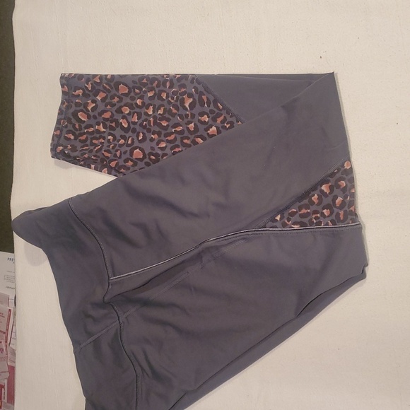 Victorias Secret Sport Knockout Animal Print Gray Workout Casual Sz. XL Legging - Picture 3 of 11